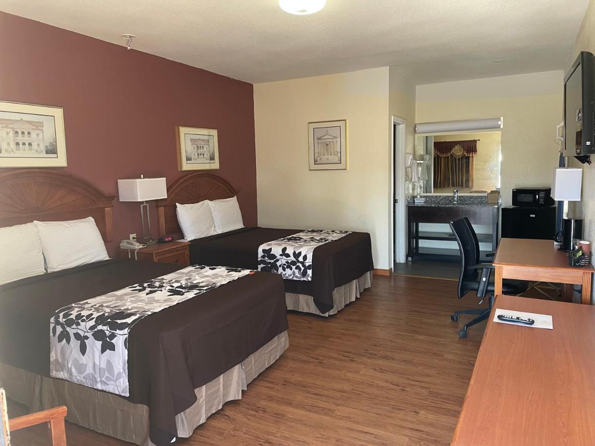 Relax Inn Dilley Экстерьер фото