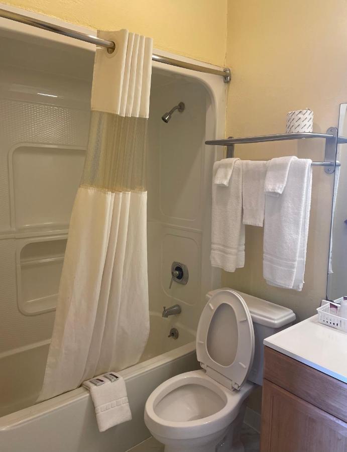 Relax Inn Dilley Экстерьер фото